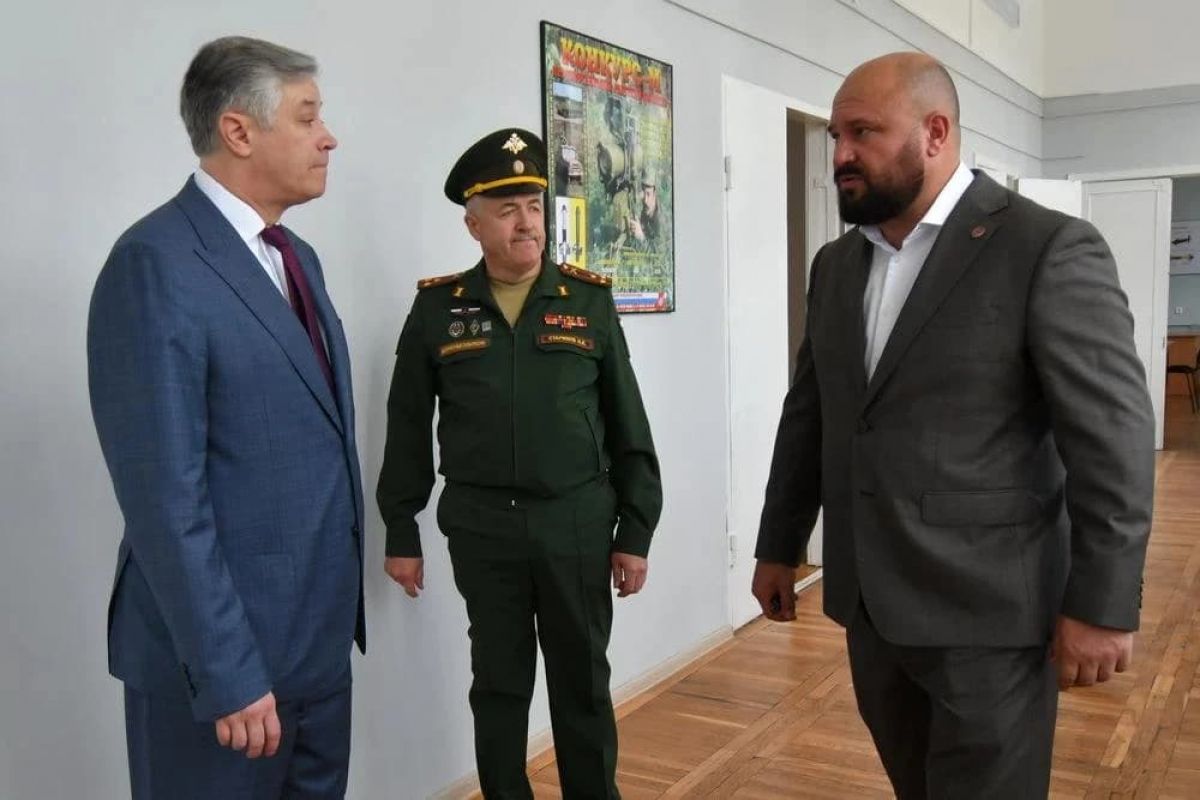 В Туле проверяют ход ремонта Военно-учебного центра ТулГУ В Туле проверяют ход ремонта Военно-учебного центра ТулГУ