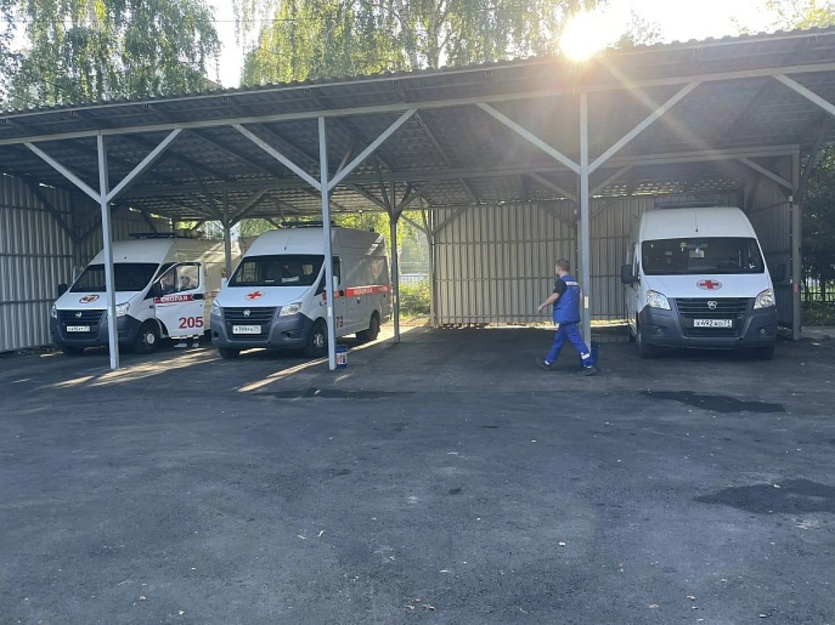 В Туле благоустроили территорию подстанции скорой помощи В Туле благоустроили территорию подстанции скорой помощи