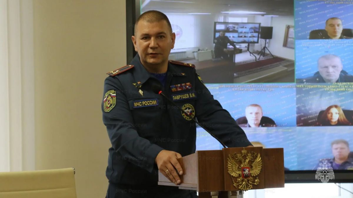 Владимир Лаврущев перешел на службу в МЧС Москвы Владимир Лаврущев перешел на службу в МЧС Москвы