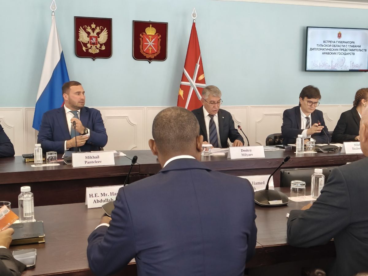 В Туле проходит встреча Дмитрия Миляева с представителями Арабских государств В Туле проходит встреча Дмитрия Миляева с представителями Арабских государств