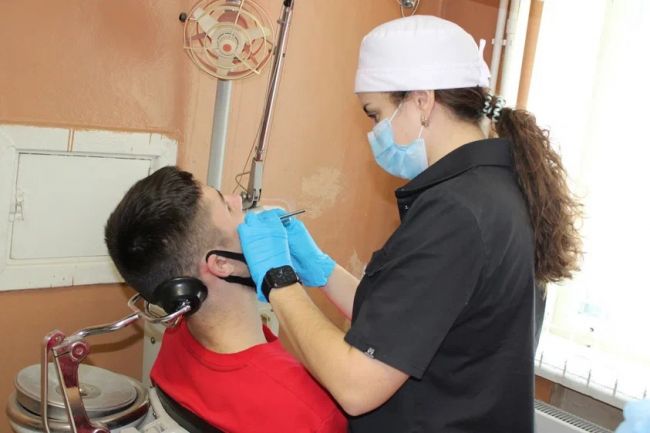 Стоматологи-ортопеды из Тулы могут получать до 300 тысяч рублей на руки