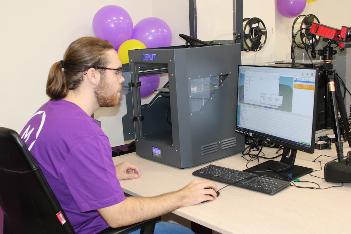 В школах Тульской области станет больше учителей-мужчин В школах Тульской области станет больше учителей-мужчин