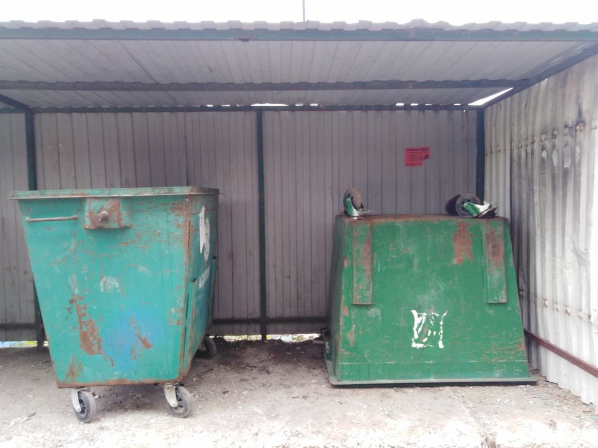 В Узловском районе чиновников обязали привести в порядок контейнерные площадки В Узловском районе чиновников обязали привести в порядок контейнерные площадки